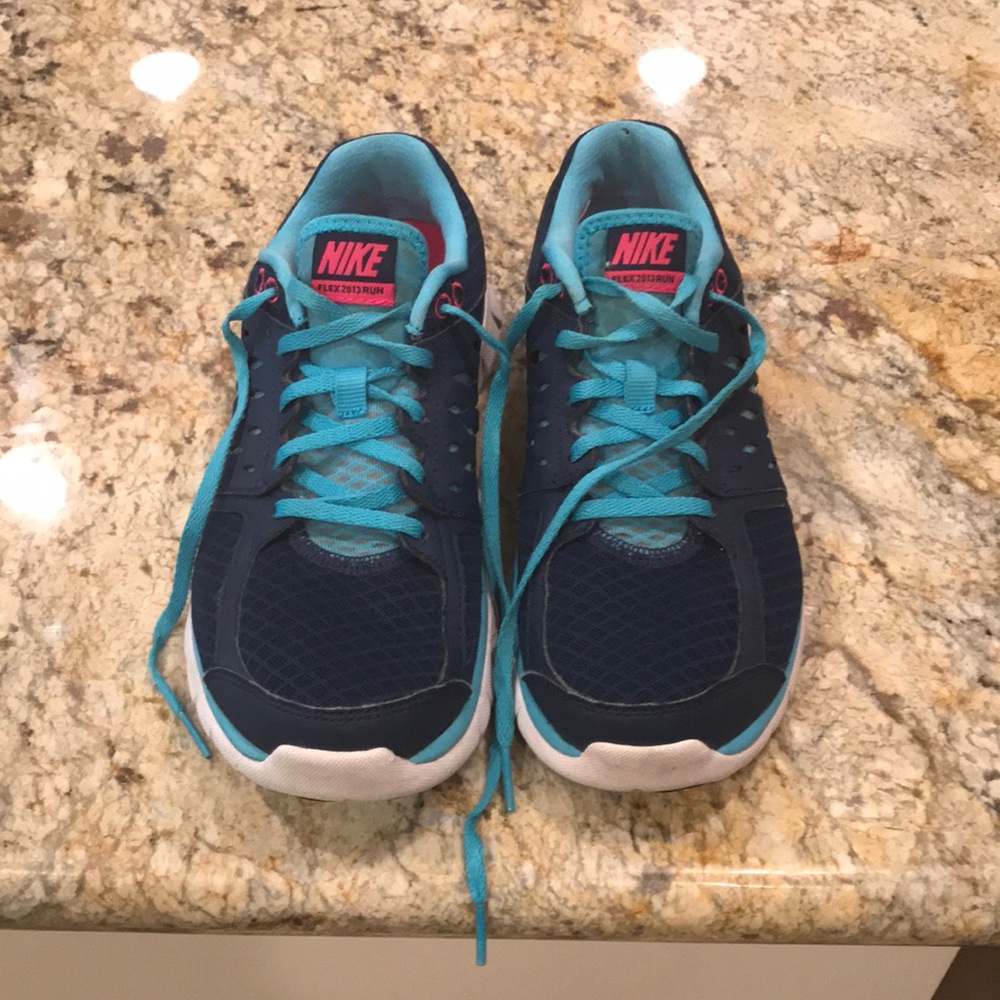 Women’s Nike Flex Running shoes size 8 Navy